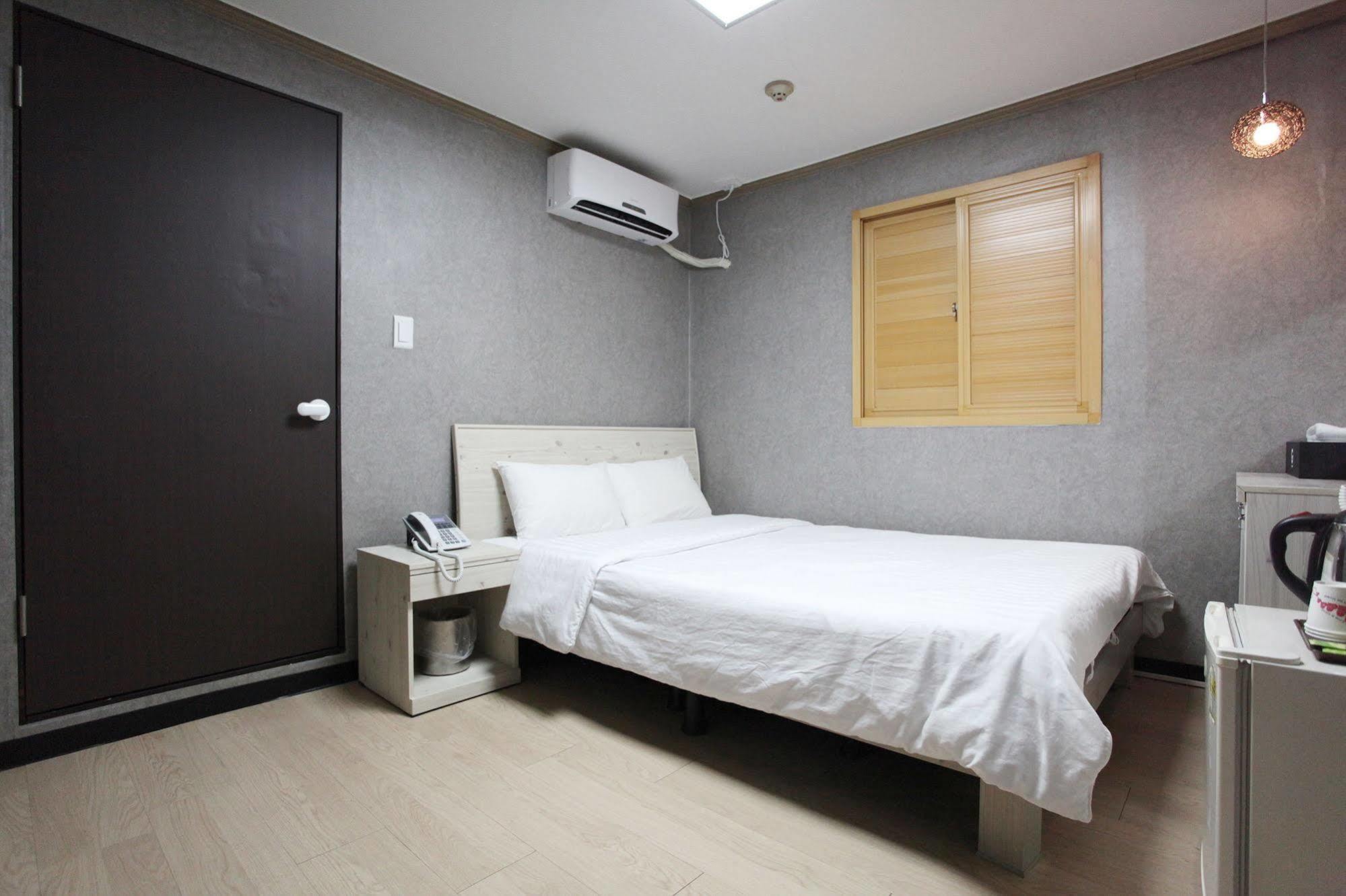 G Mini Hotel Dongdaemun Szöul Kültér fotó
